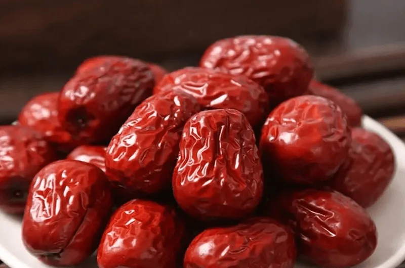Hàm lượng vitamin c và các chất chống oxy hóa dồi dào biến táo đỏ thành thần dược trẻ hóa.