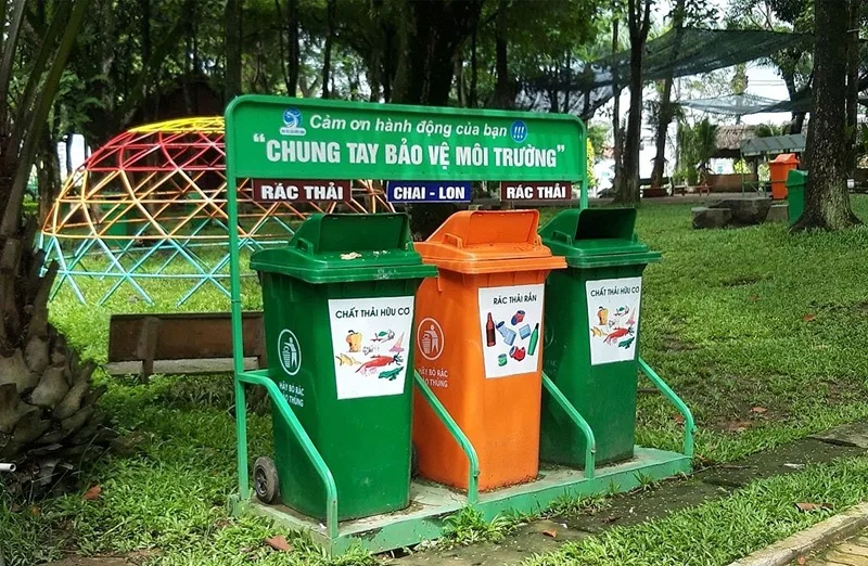 Phân loại rác tại nguồn và phát triển giao thông xanh là chìa khóa xây dựng môi trường sống bền vững.