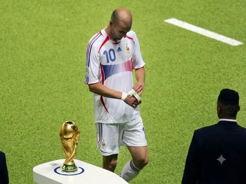 Nhiều cầu thủ từng nhận Quả bóng vàng World Cup dù đội tuyển không giành chức vô địch, cho thấy giải thưởng đánh giá màn trình diễn cá nhân.