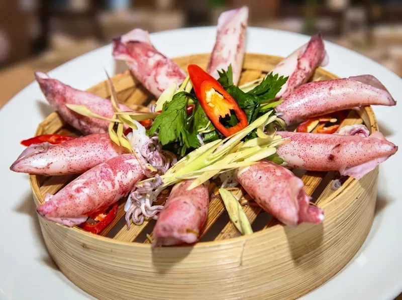 Mực hấp gừng sả thơm nồng, giòn ngọt và dễ thực hiện